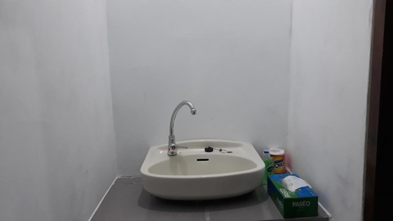 Mandalika Homestay Kuta  外观 照片